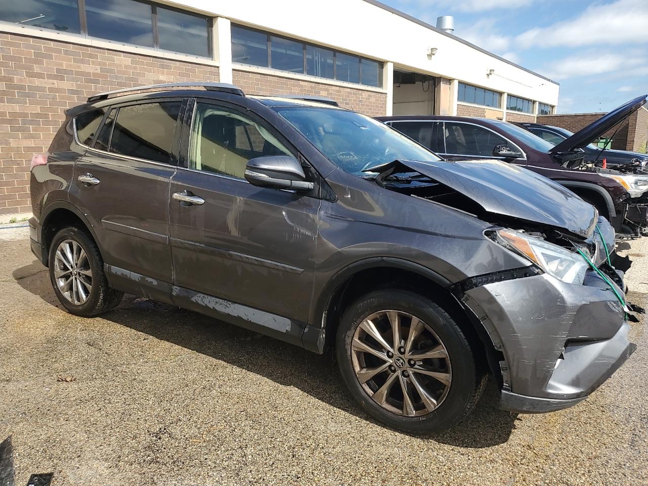 JTMDFREV9JJ719414 TOYOTA RAV4 2018
