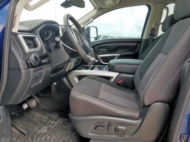  NISSAN TITAN 2021 Granatowy