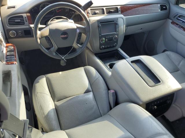 Паркетники GMC YUKON 2013 Сріблястий