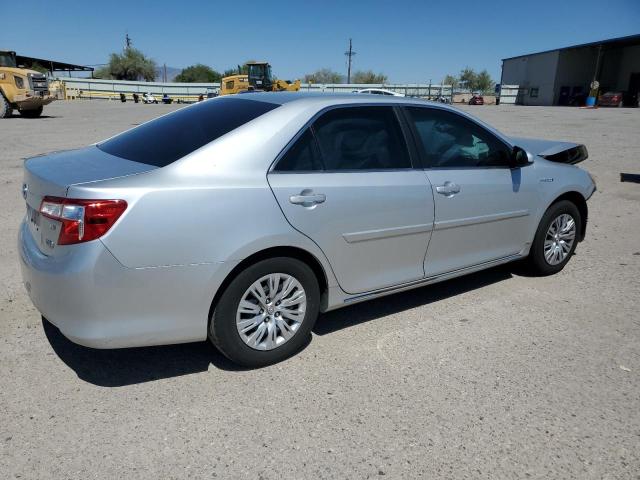  TOYOTA CAMRY 2014 Srebrny