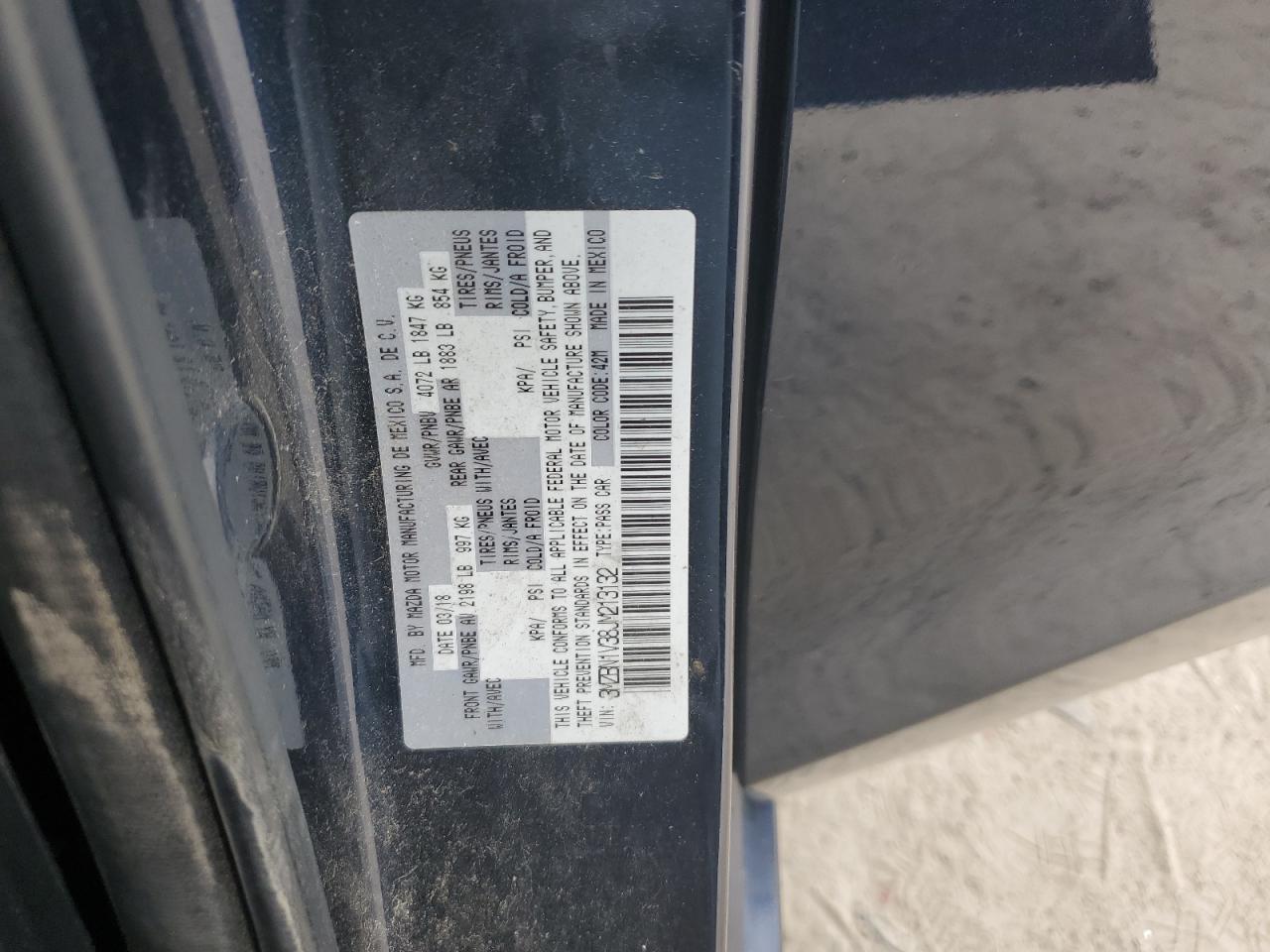 2018 Mazda 3 Touring VIN: 3MZBN1V38JM213132 Lot: 62499565