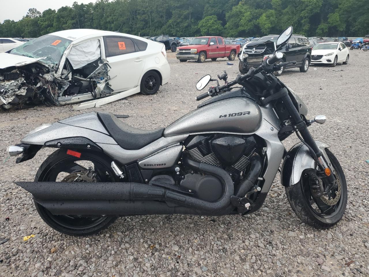 2020 Suzuki Vzr1800