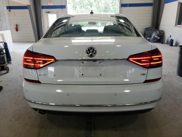  VOLKSWAGEN PASSAT 2018 Biały