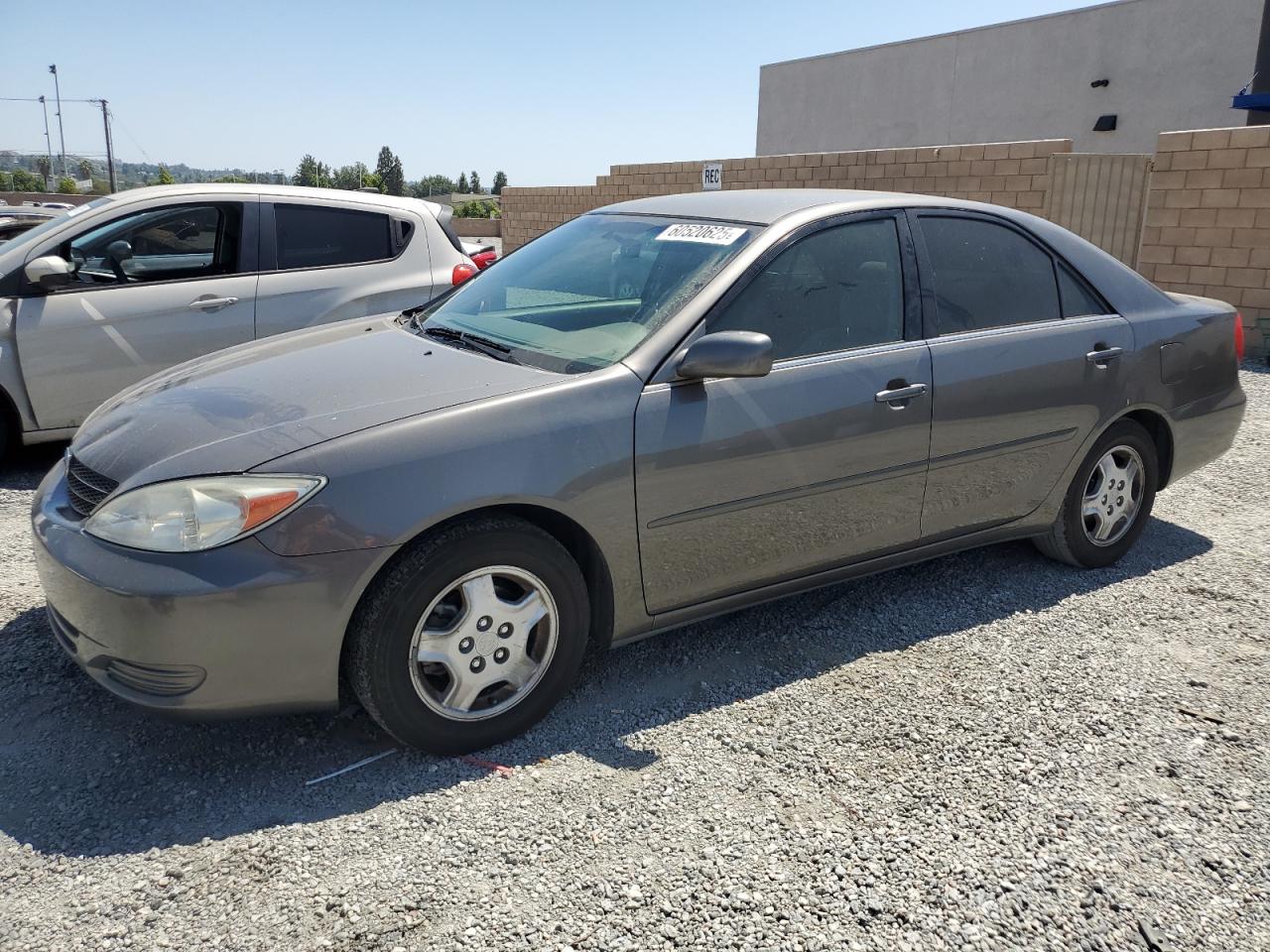2002 Toyota Camry Le იყიდება Mentone-ში, CA - Front End
