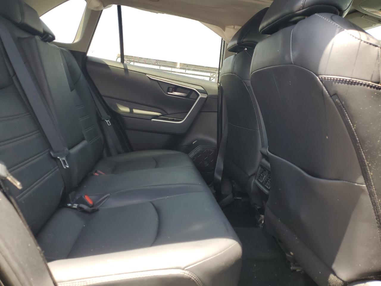 2019 Toyota Rav 4 VIN: 2T3C1RFV1KW031645 Lot: 61779325