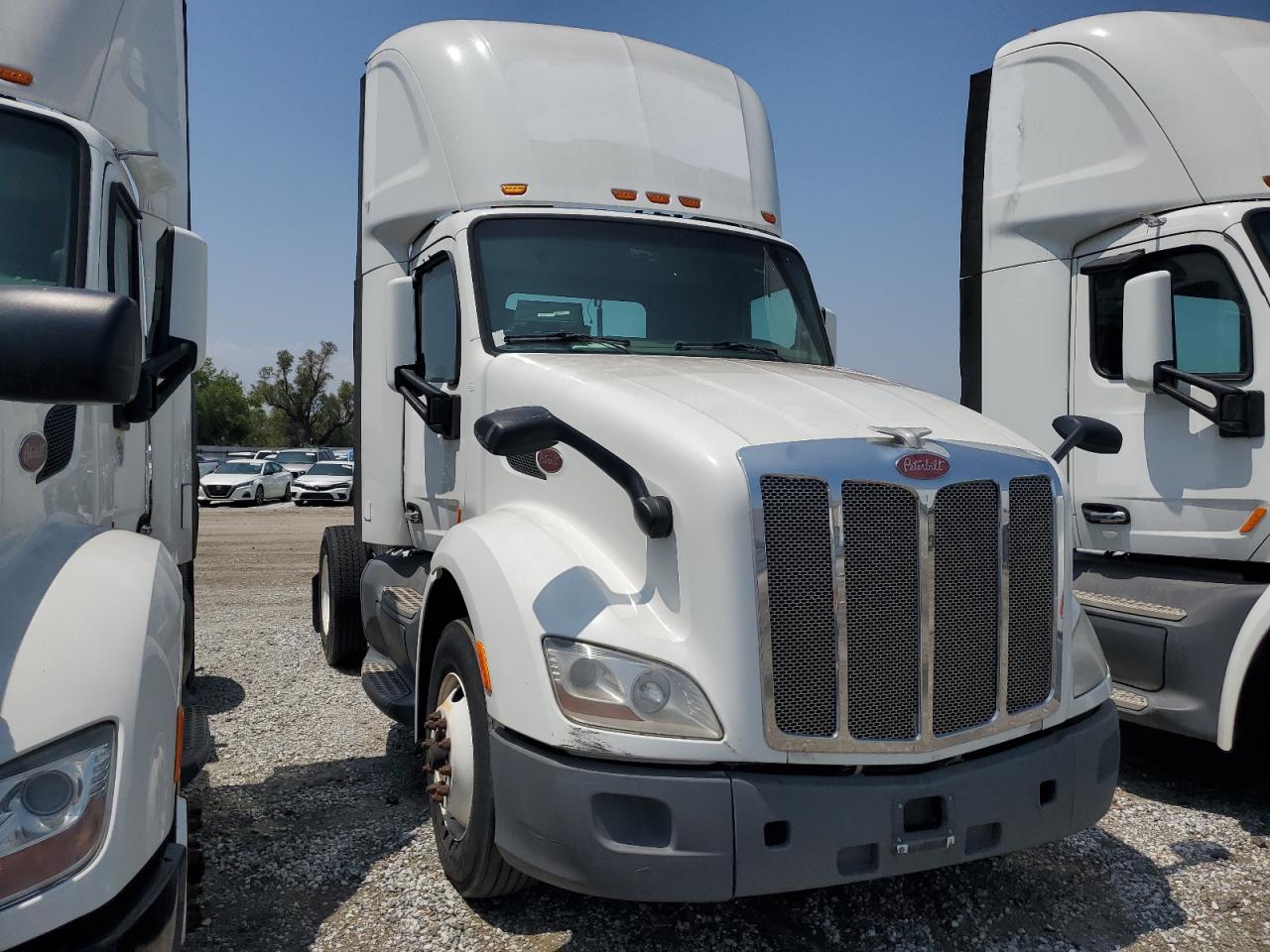 2015 Peterbilt 579 Semi Truck за продажба в Colton, CA - Minor Dent/Scratches
