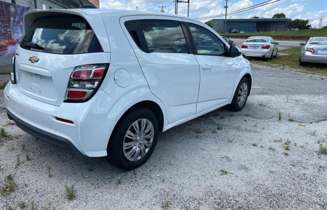 Hatchbacks CHEVROLET SONIC 2017 Biały