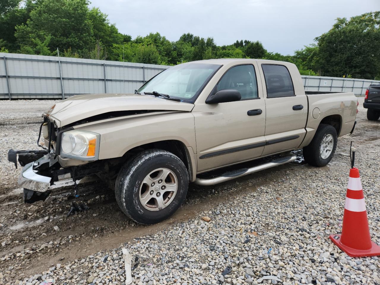 Prairie Grove, AR에서 판매 중인 2005 Dodge Dakota Quad Slt - Front End