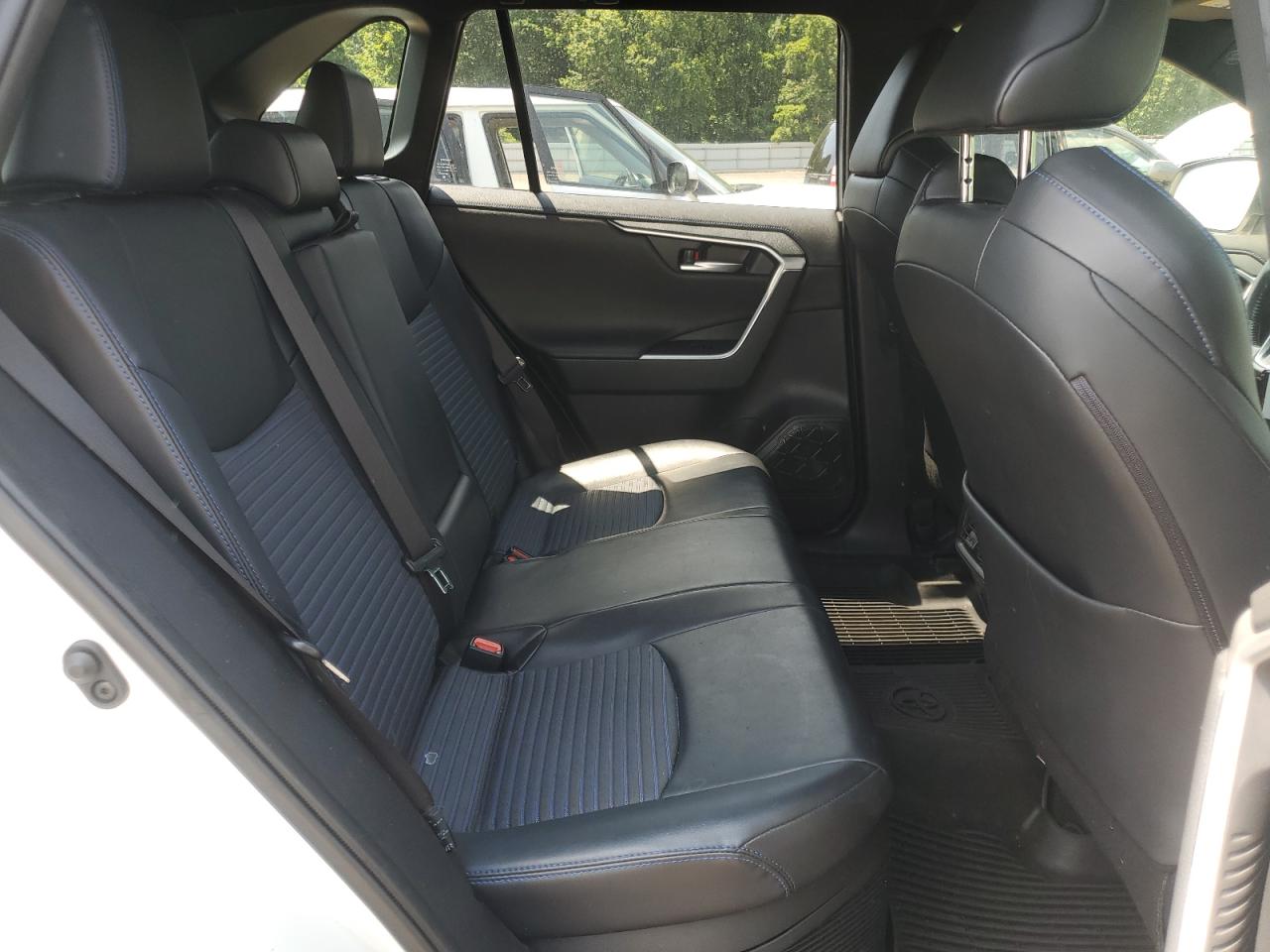 TOYOTA RAV4 2019 VIN JTMEWRFV5KJ024321 фото 11