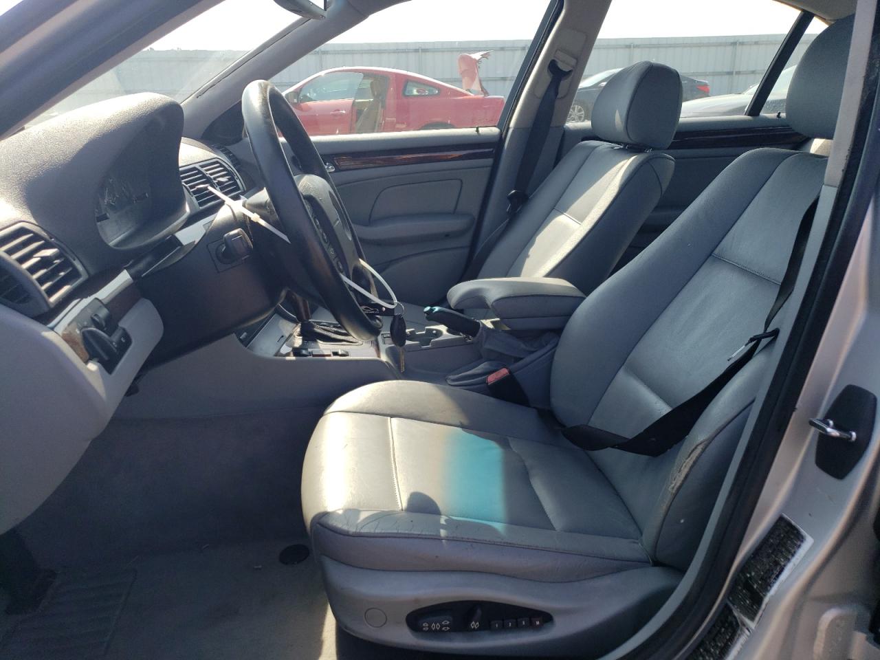 2004 BMW 325 I VIN: WBAET37424NJ47451 Lot: 62256615