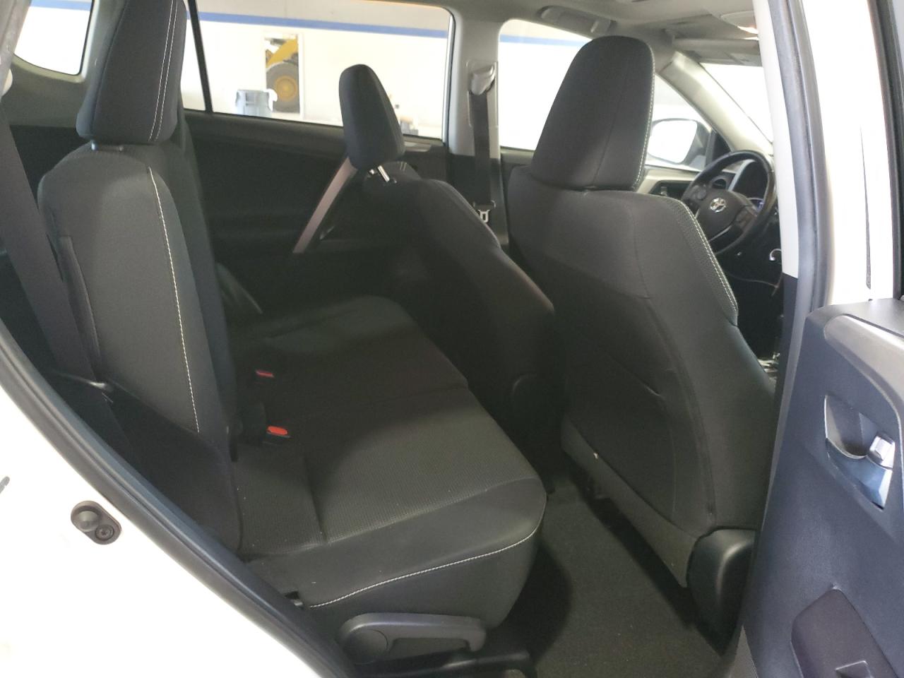JTMRFREV7HD212994 TOYOTA RAV4 2017
