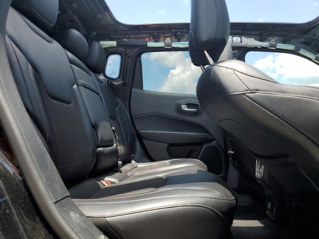 2018 Jeep Compass Latitude VIN: 3C4NJDBB2JT103210 Lot: 61544055