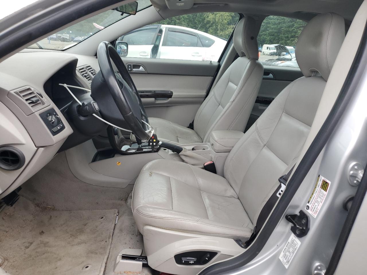 2005 Volvo S40 2.4I VIN: YV1MS390752075977 Lot: 60410725