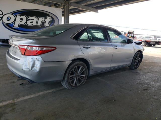  TOYOTA CAMRY 2015 Srebrny