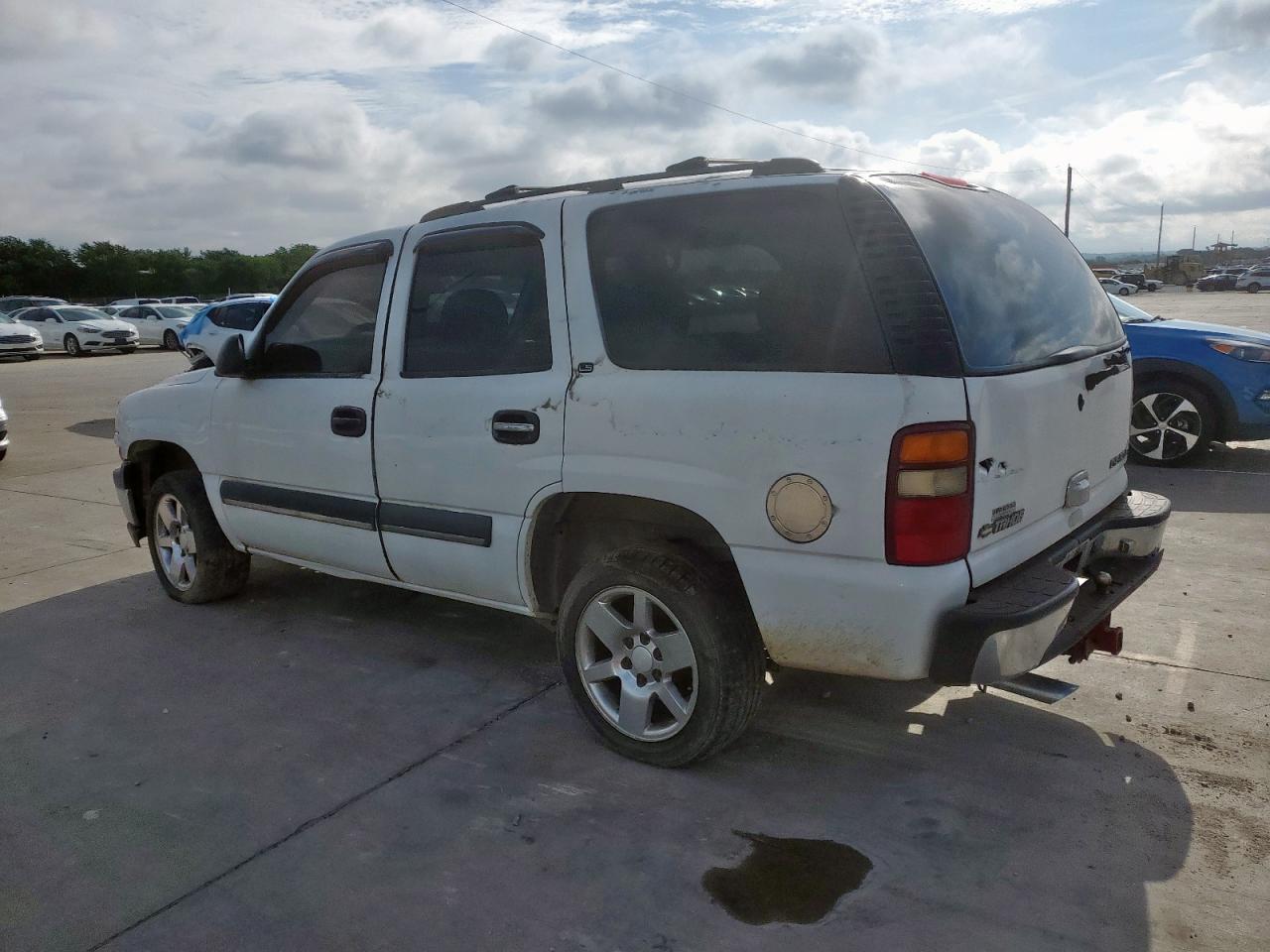 CHEVROLET TAHOE 2001 VIN 1GNEC13TX1J139256 фото 2