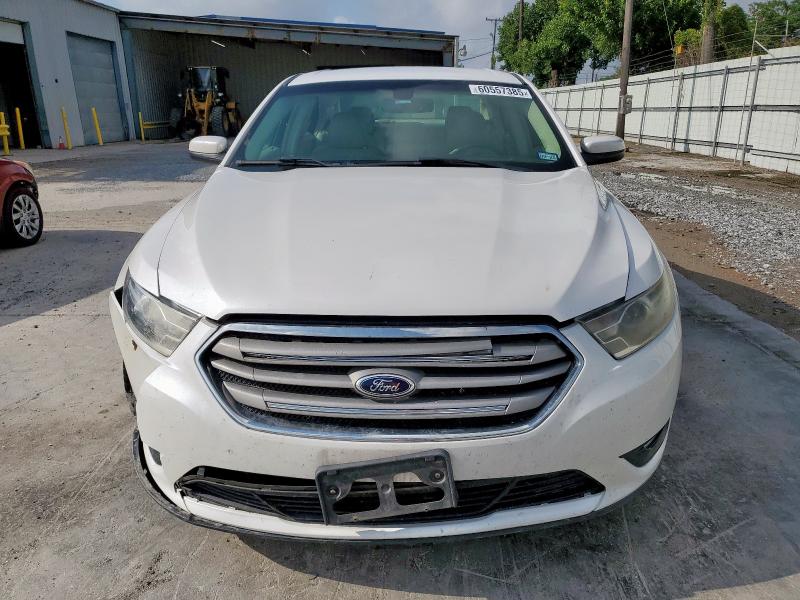  FORD TAURUS 2015 Белы