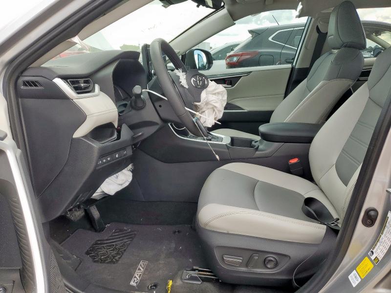  TOYOTA RAV4 2023 Srebrny