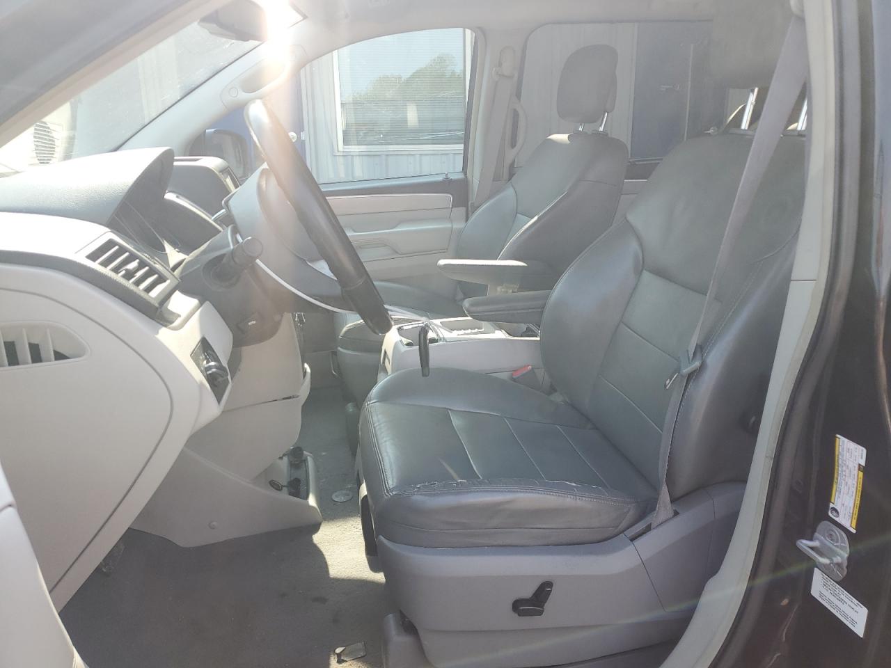 2010 Volkswagen Routan Sel VIN: 2V4RW5DX5AR325153 Lot: 60032735
