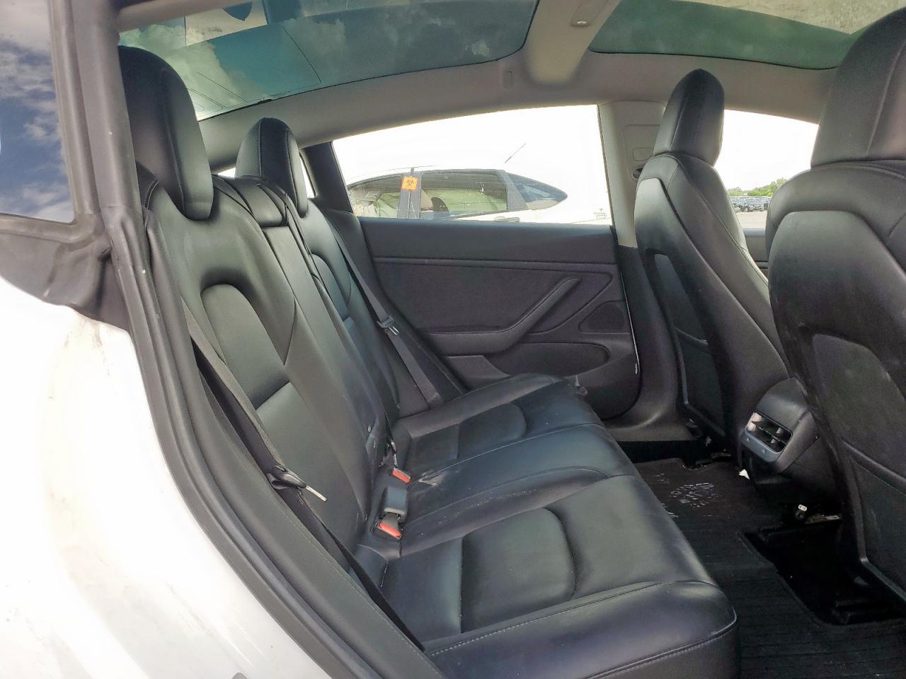 TESLA MODEL 3 2019 VIN 5YJ3E1EA2KF415928 zdjęcie 10