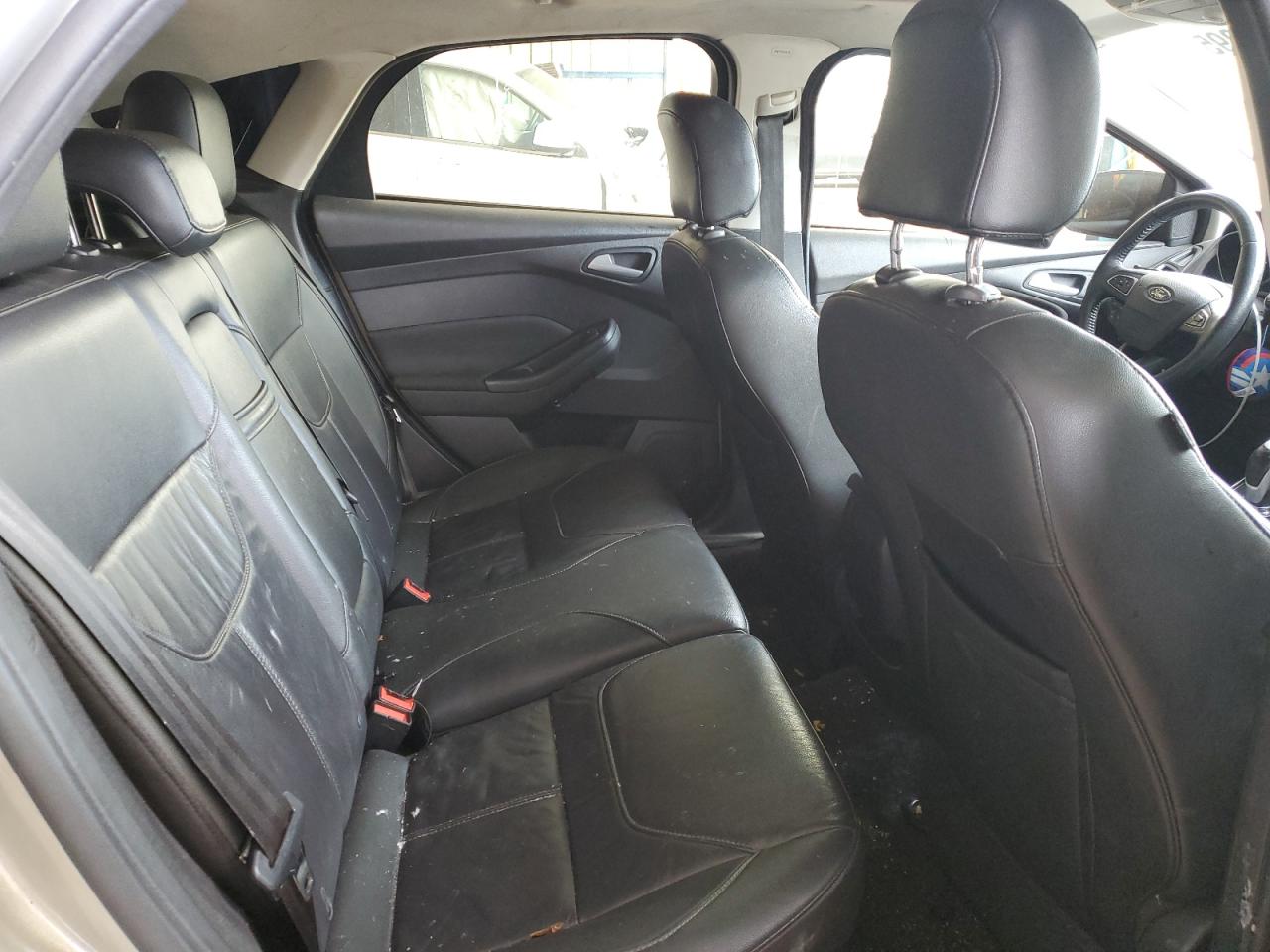 2015 Ford Focus Titanium VIN: 1FADP3N27FL210598 Lot: 61410955