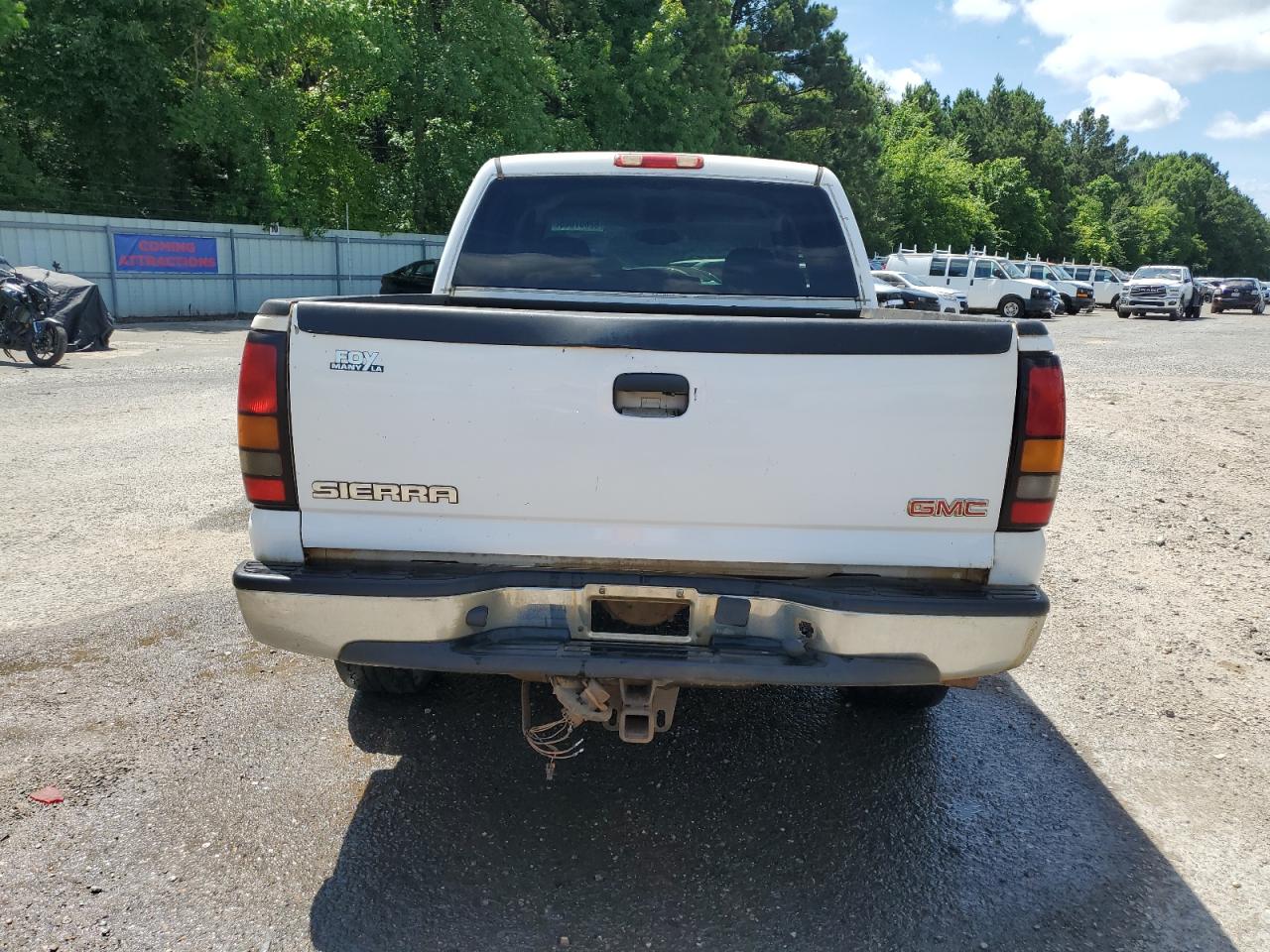 2005 GMC New Sierra K1500 VIN: 2GTEK13TX51357273 Lot: 62657065