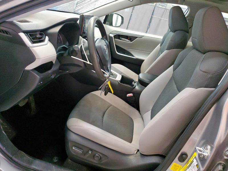  TOYOTA RAV4 2022 Srebrny