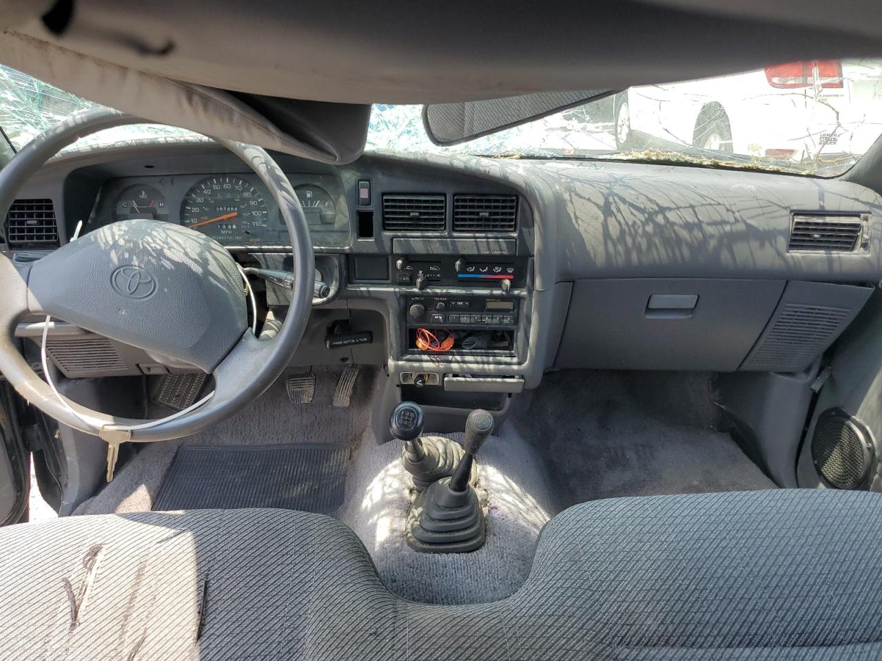1993 Toyota Pickup 1/2 Ton Short Wheelbase VIN: JT4RN01P5P7062080 Lot: 62055375