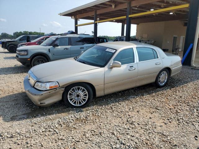 2010 Lincoln Town Car Signature Limited