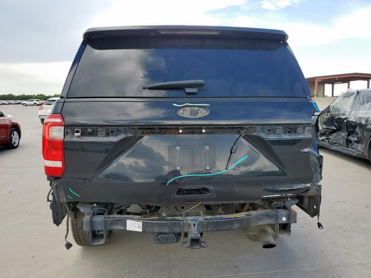 2021 Ford Expedition Xlt VIN: 1FMJU1HTXMEA50633 Lot: 62018335