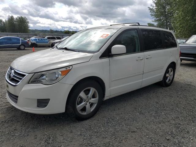 2011 Volkswagen Routan Se