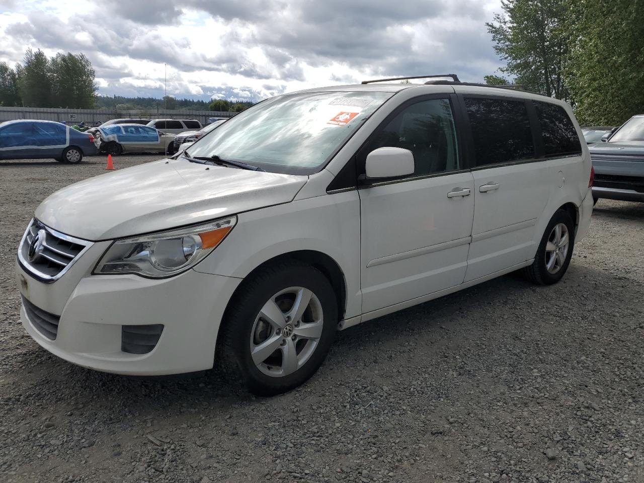 2011 Volkswagen Routan Se იყიდება Arlington-ში, WA - Rear End