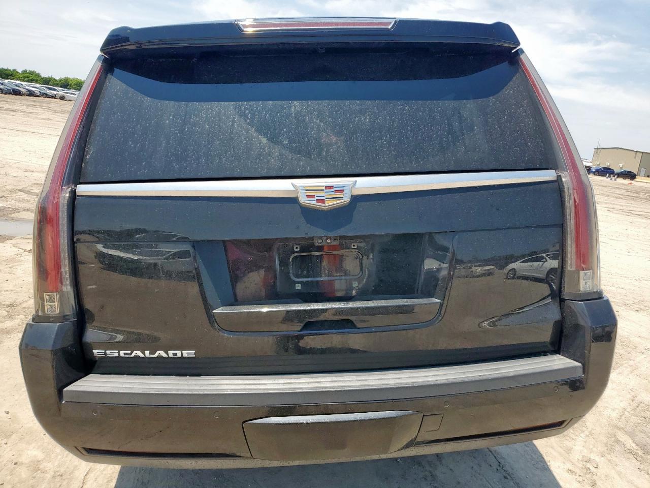 2018 Cadillac Escalade Esv Luxury VIN: 1GYS4HKJ2JR104191 Lot: 61133295