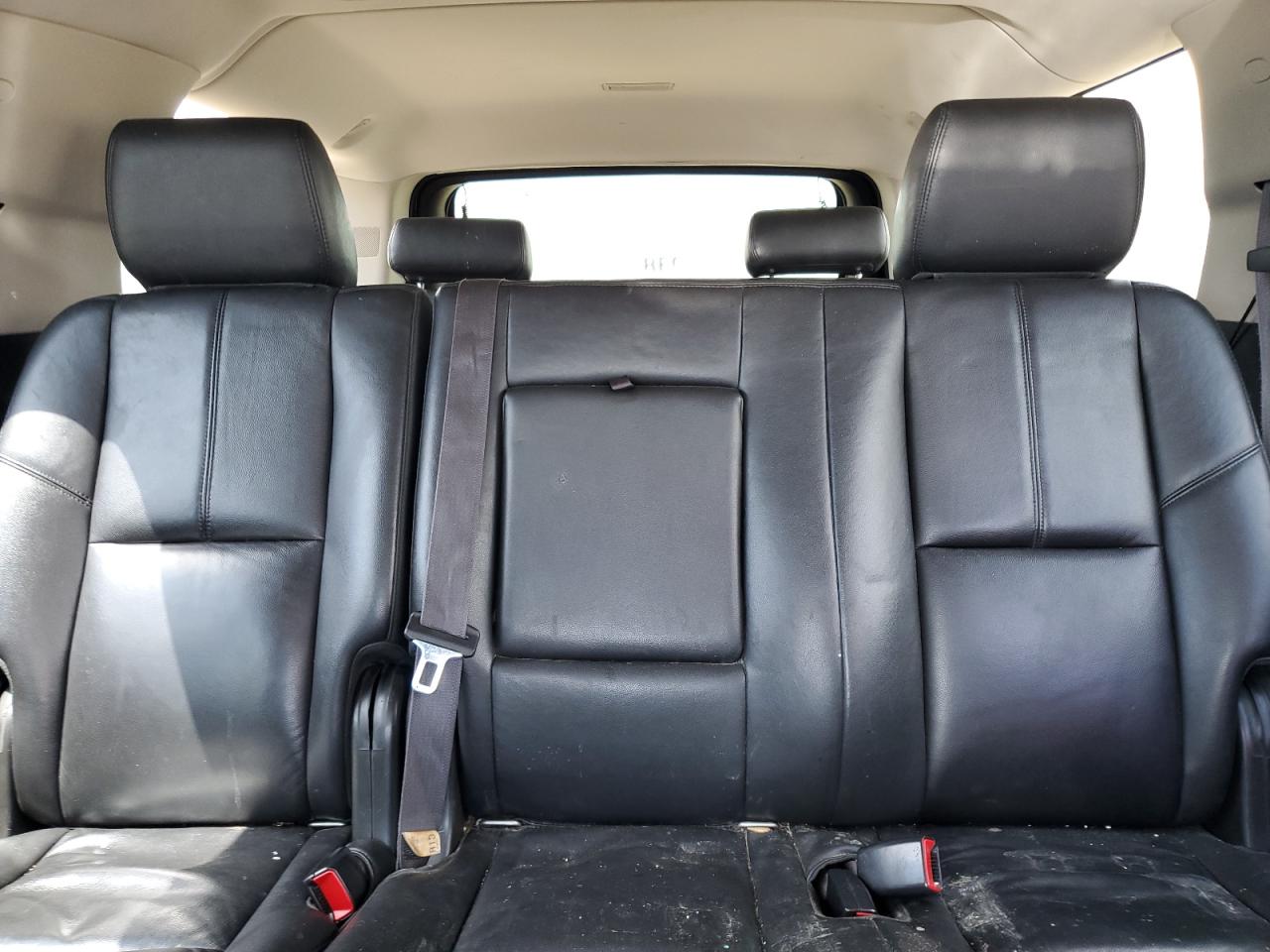 2014 Chevrolet Suburban K1500 Lt VIN: 1GNSKJE77ER205016 Lot: 61070575