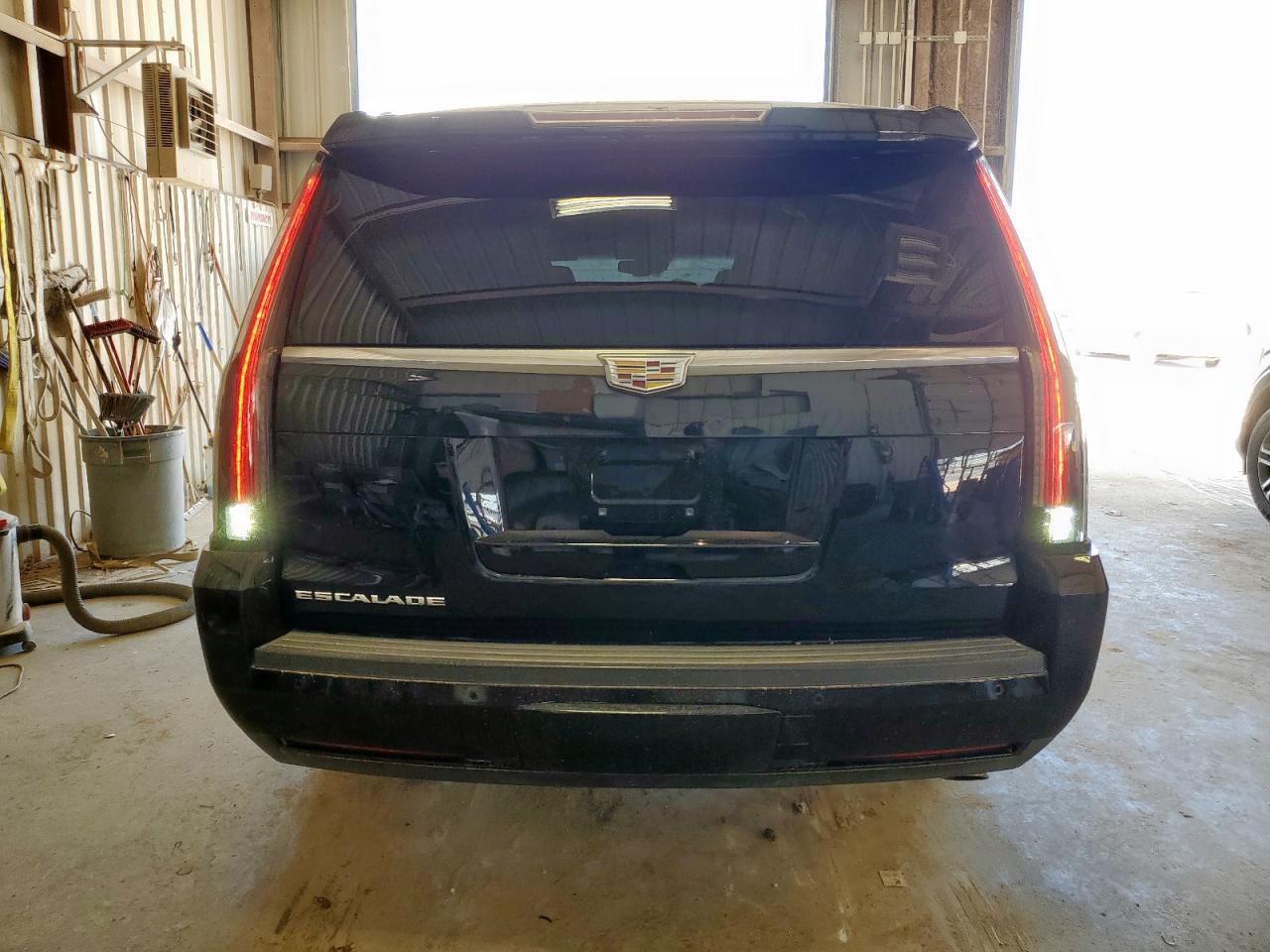 2015 Cadillac Escalade Esv Luxury VIN: 1GYS4SKJ2FR677256 Lot: 62936145