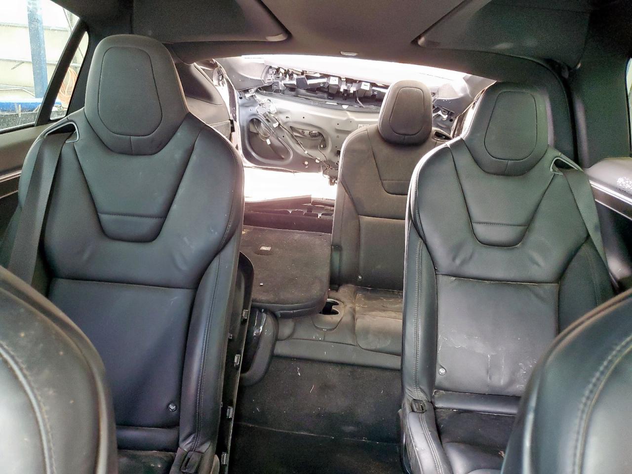 2016 Tesla Model X VIN: 5YJXCBE20GF011037 Lot: 62162895