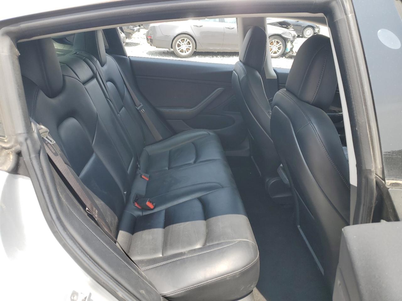 2018 Tesla Model 3 VIN: 5YJ3E1EA4JF037271 Lot: 59927525