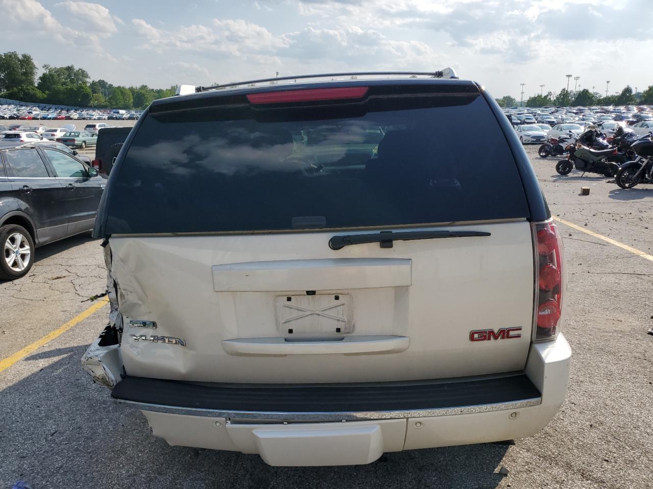 2011 GMC Yukon Denali VIN: 1GKS2EEF3BR326245 Lot: 60188435