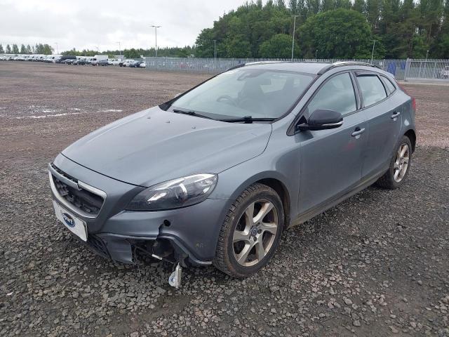 VOLVO V40 CROSS 2015