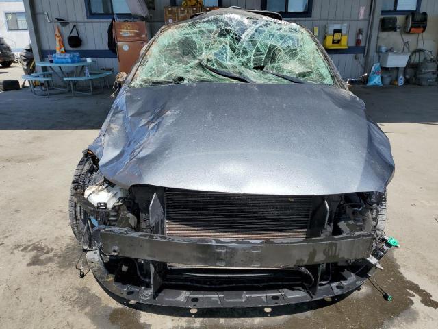  HYUNDAI ELANTRA 2018 Srebrny