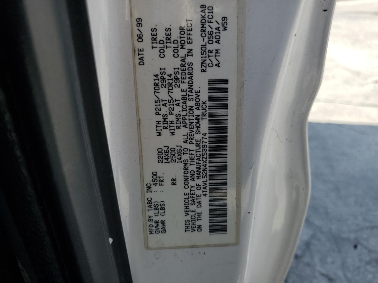 1999 Toyota Tacoma Xtracab VIN: 4TAVL52N4XZ539774 Lot: 62430475