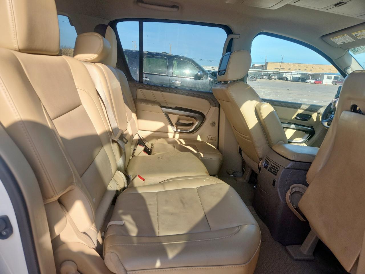 2015 Nissan Armada Sv VIN: 5N1BA0ND5FN621288 Lot: 62824475