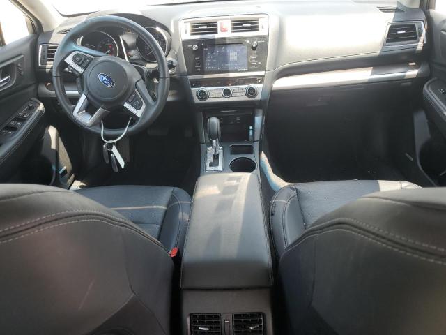  SUBARU LEGACY 2017 Srebrny