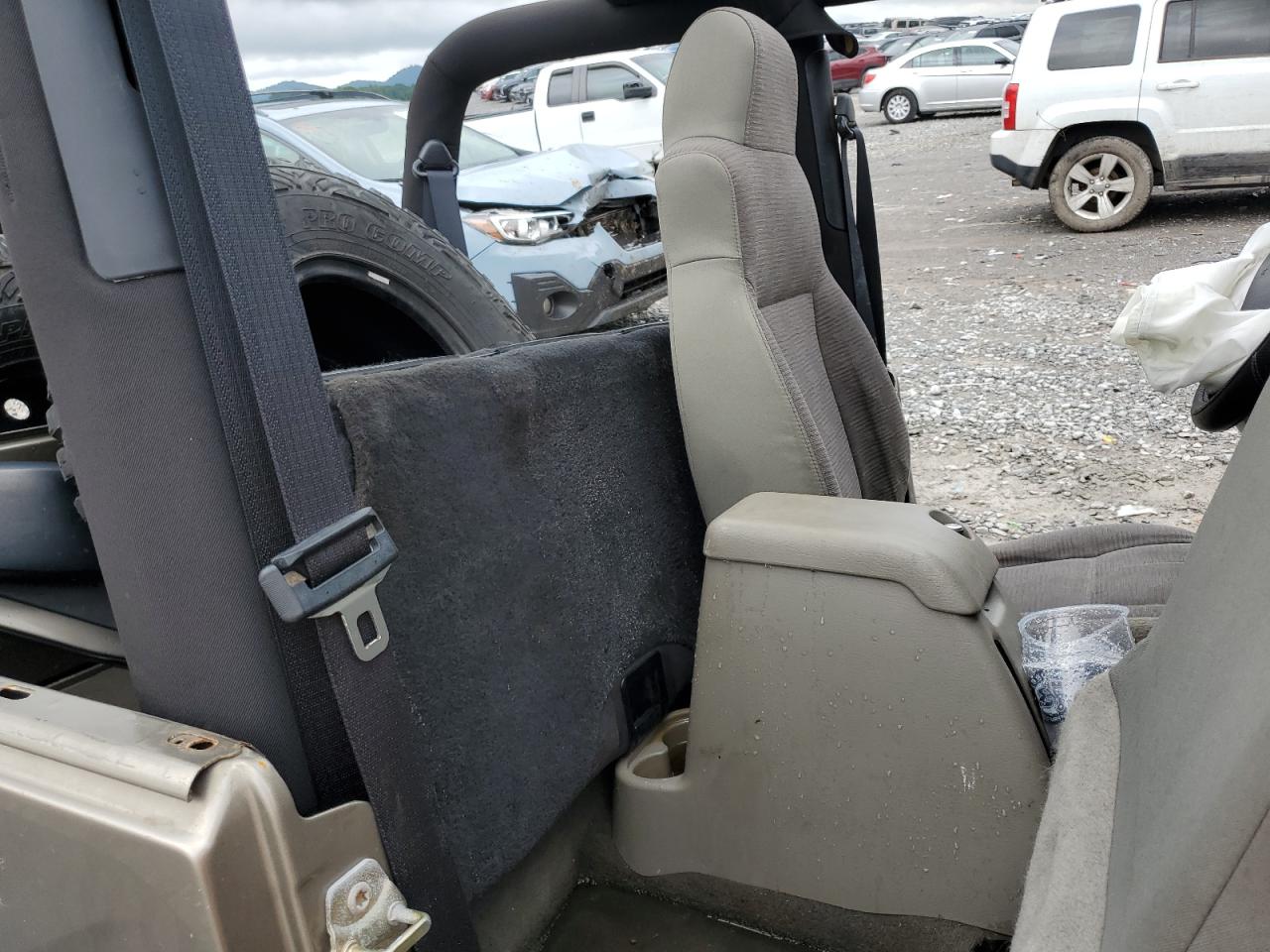 2005 Jeep Wrangler / Tj Sport VIN: 1J4FA49SX5P313598 Lot: 60460535