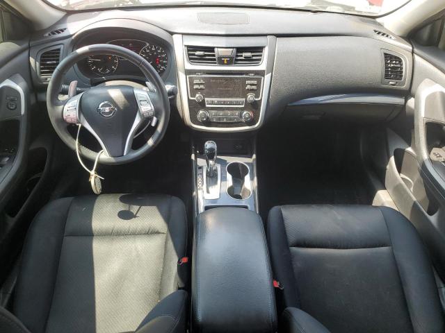  NISSAN ALTIMA 2018 Czerwony