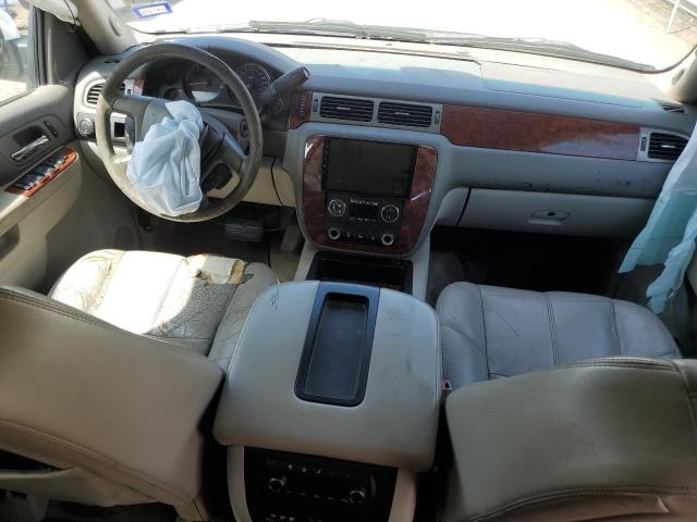  CHEVROLET SUBURBAN 2012 Biały
