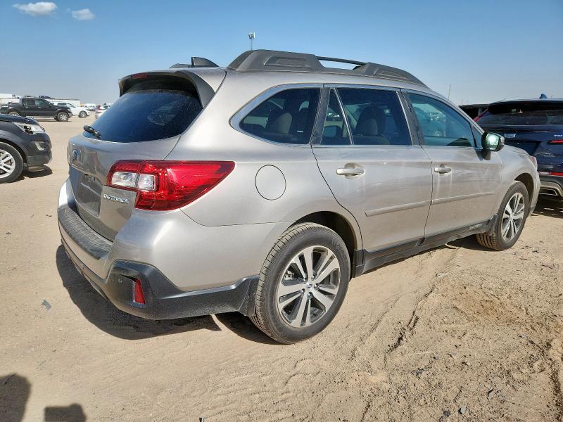  SUBARU OUTBACK 2018 Золотой