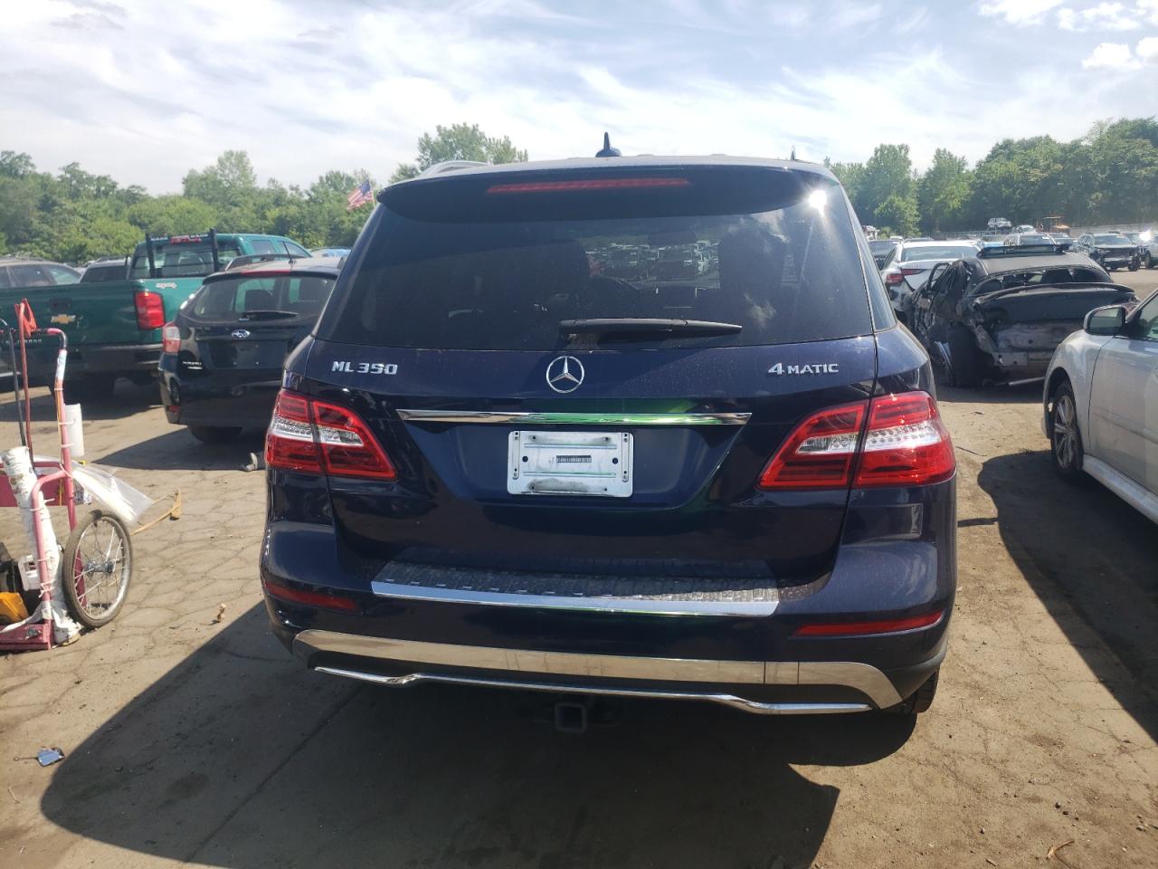 2015 Mercedes-Benz Ml 350 4Matic VIN: 4JGDA5HB6FA443981 Lot: 61742665