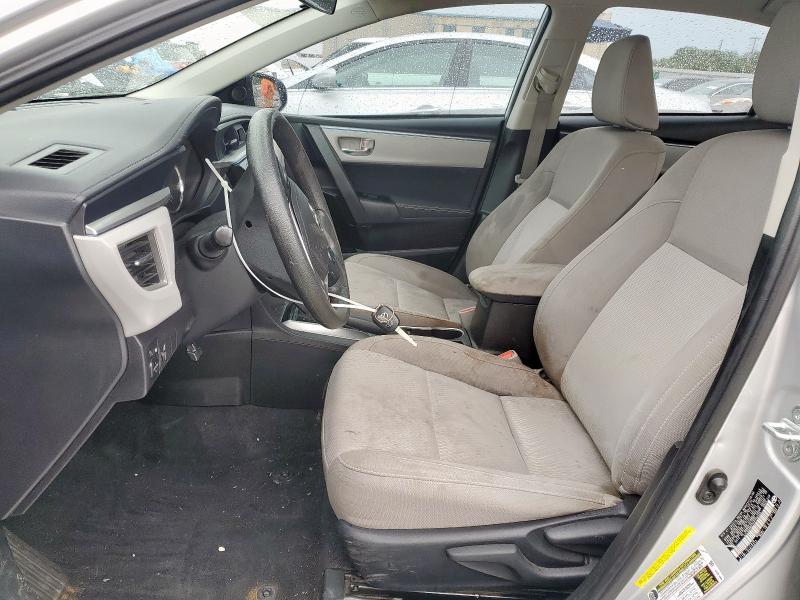 Sedans TOYOTA COROLLA 2015 Srebrny
