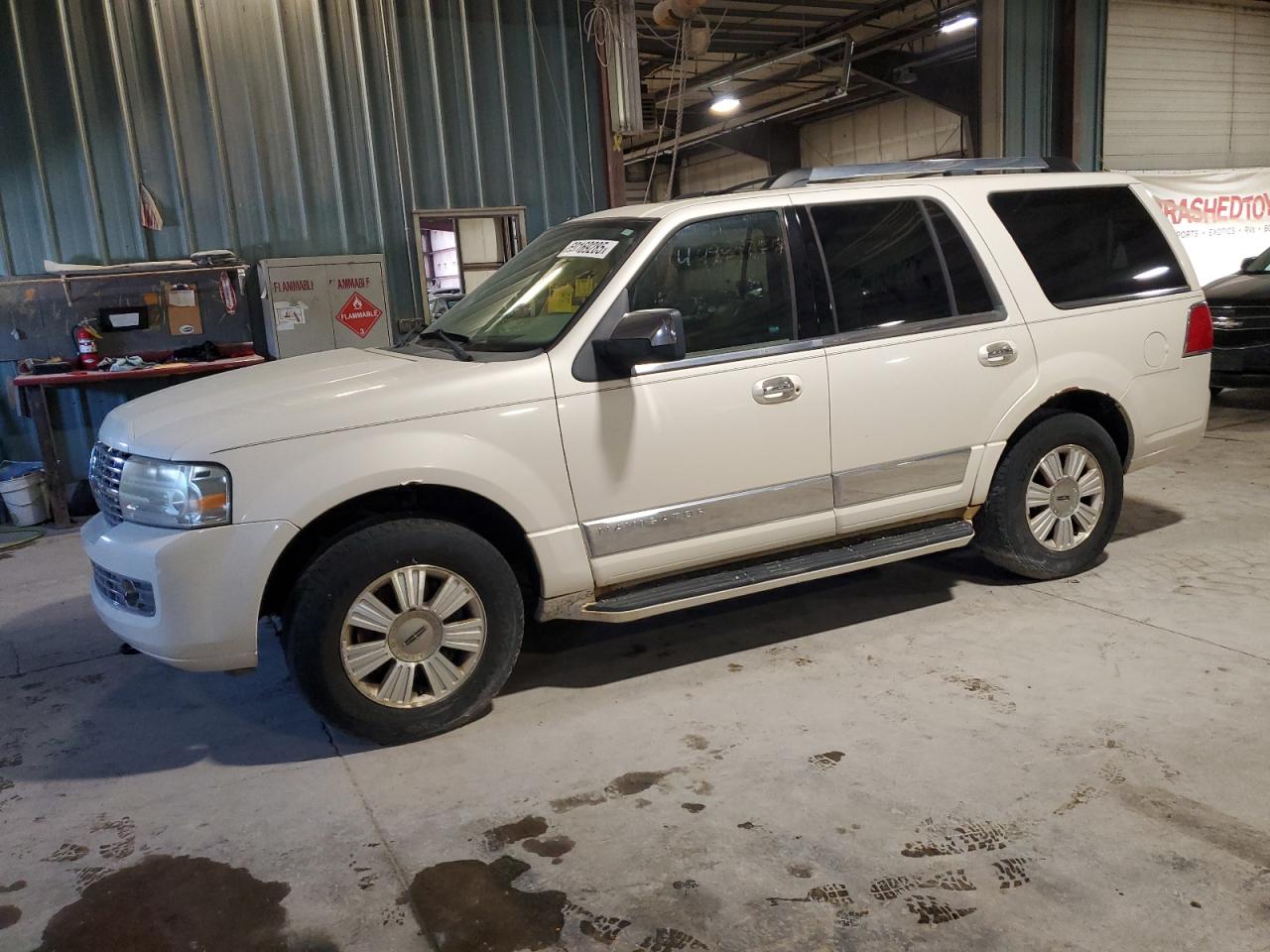 2008 Lincoln Navigator for Sale in Eldridge, IA - Mechanical