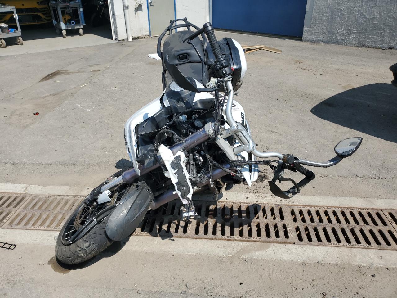 DUCATI MULTISTRAD 2023 VIN ZDMAALVWXPB015219 фото 2